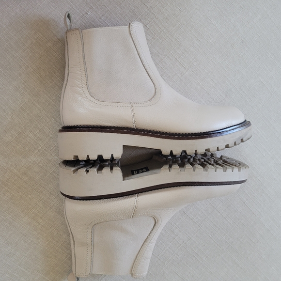 Caslon Miller Taupe Leather Chelsea Boots - Picture 10 of 14